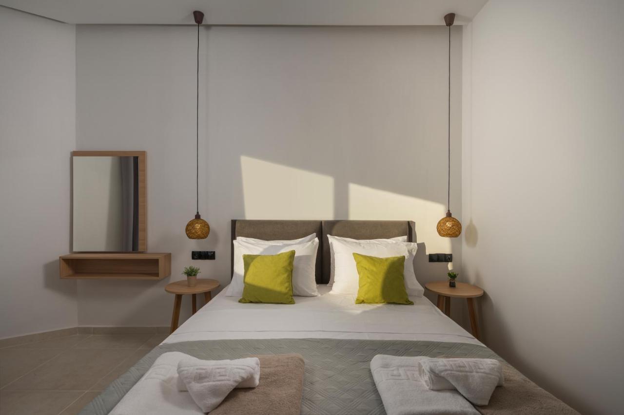 Aegean Breeze Luxury Apartments Next To The Sea Maleme  Exterior photo
