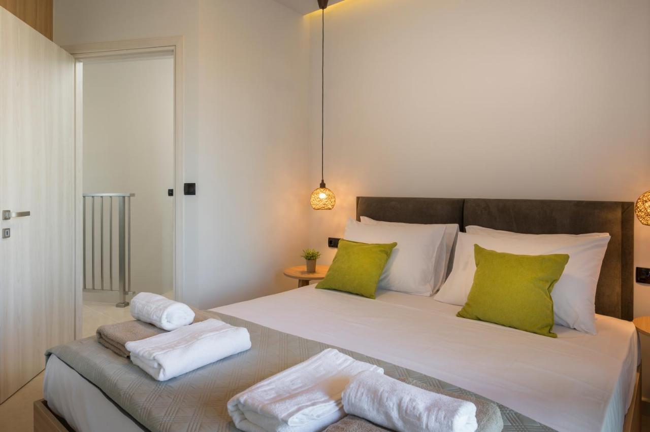 Aegean Breeze Luxury Apartments Next To The Sea Maleme  Exterior photo