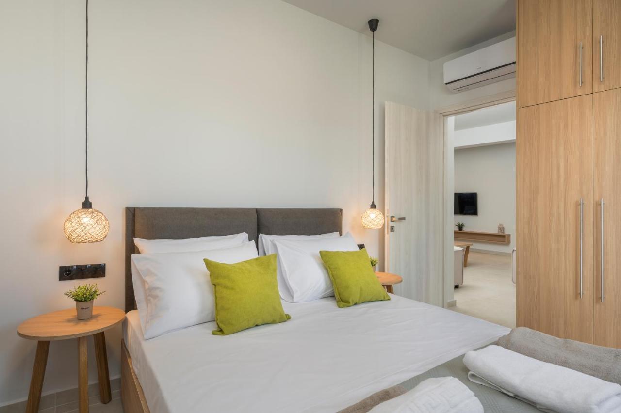 Aegean Breeze Luxury Apartments Next To The Sea Maleme  Exterior photo